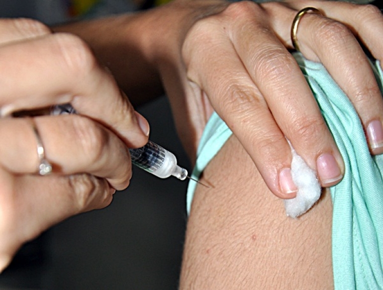 Vacina contra o HPV pode ser aplicada até o final da semana
