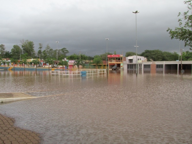 Enchente volta a assustar moradores de São Borja 