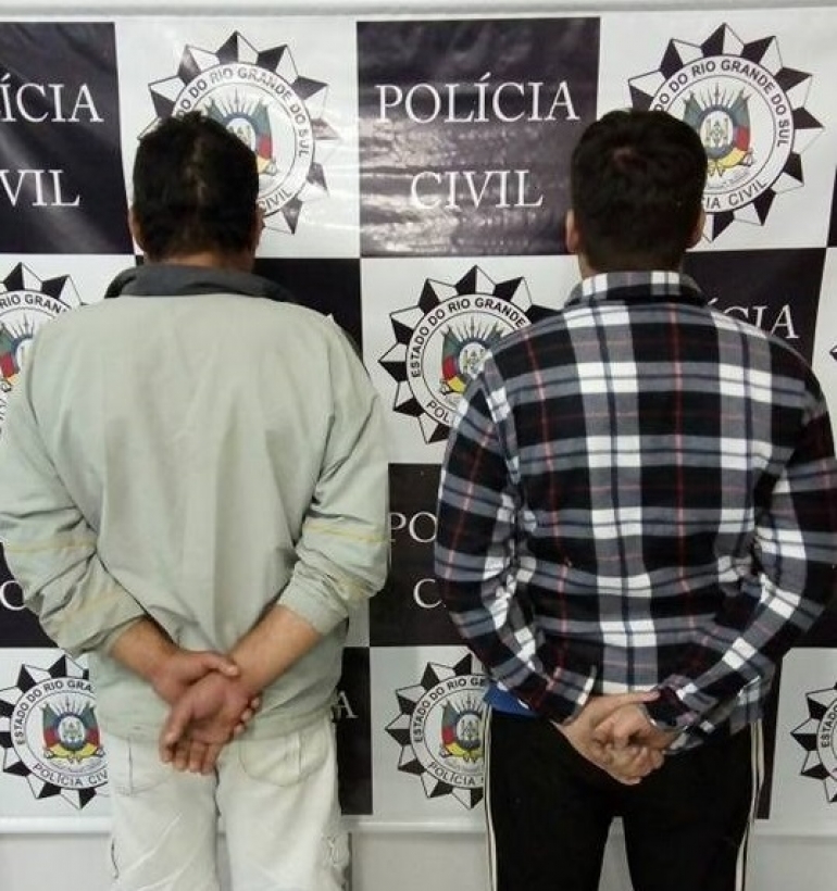 Homens são presos acusados de tráfico de drogas