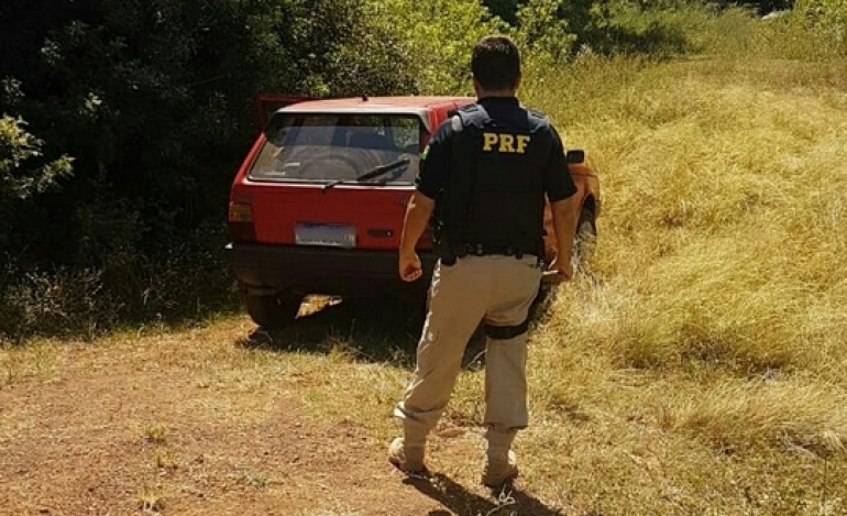 PRF localiza carro  furtado no interior de Santo Antônio das Missões