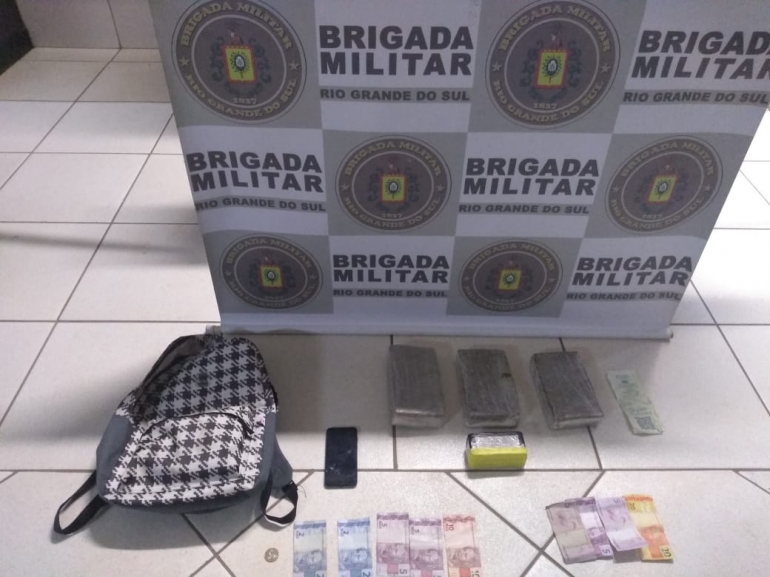  Brigada Militar  apreende drogas na rodoviária de São Borja