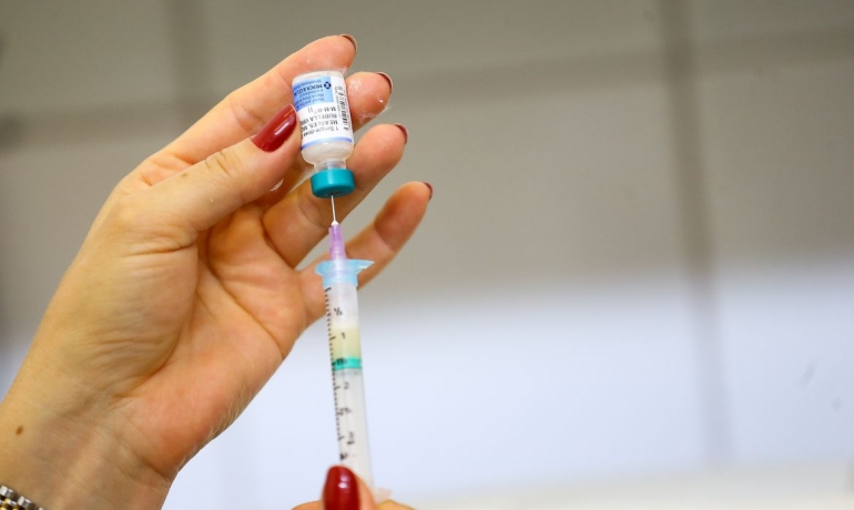 Secretaria Municipal de Saúde estende horário até as 20h para último dia de vacinação