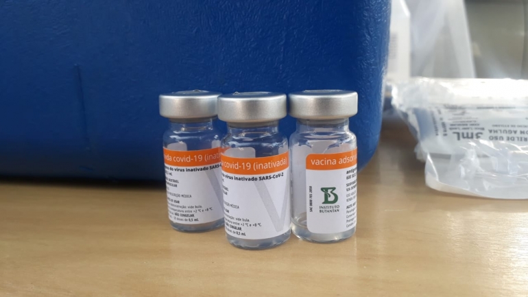 Butantan entrega 3,3 milhões de doses da CoronaVac nesta segunda-feira, 15