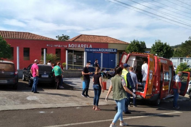 Criminoso invade escola infantil e mata crianças e professora no interior de Santa Catarina 