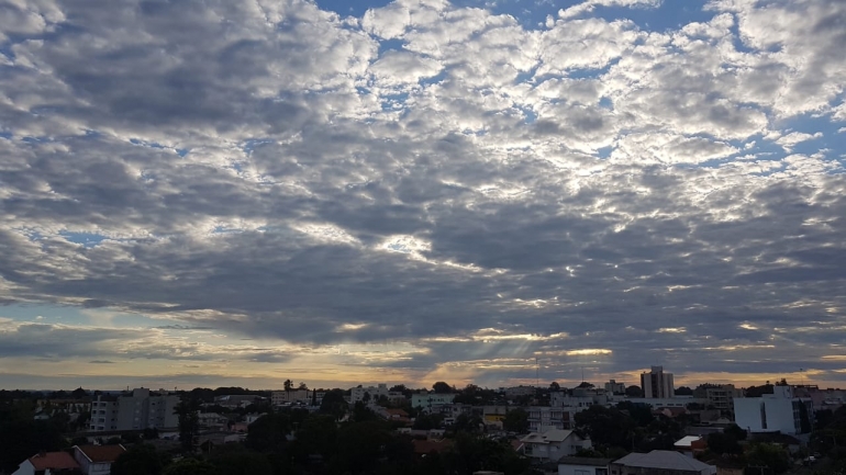 Nebulosidade segue em São Borja com possibilidade de chuva rápida para esta segunda-feira